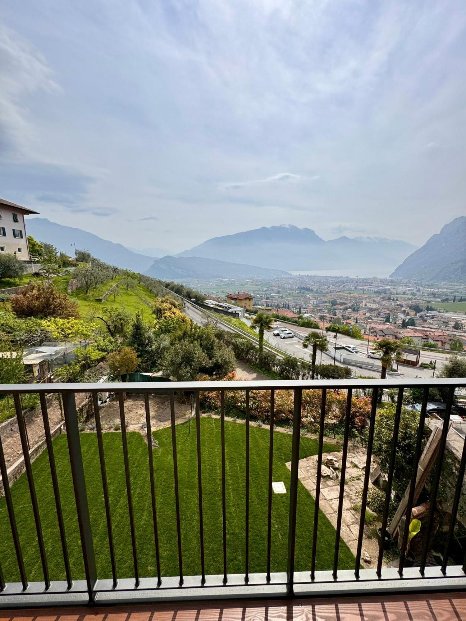 Eco Garda Hill Apartamento Tenno Exterior foto