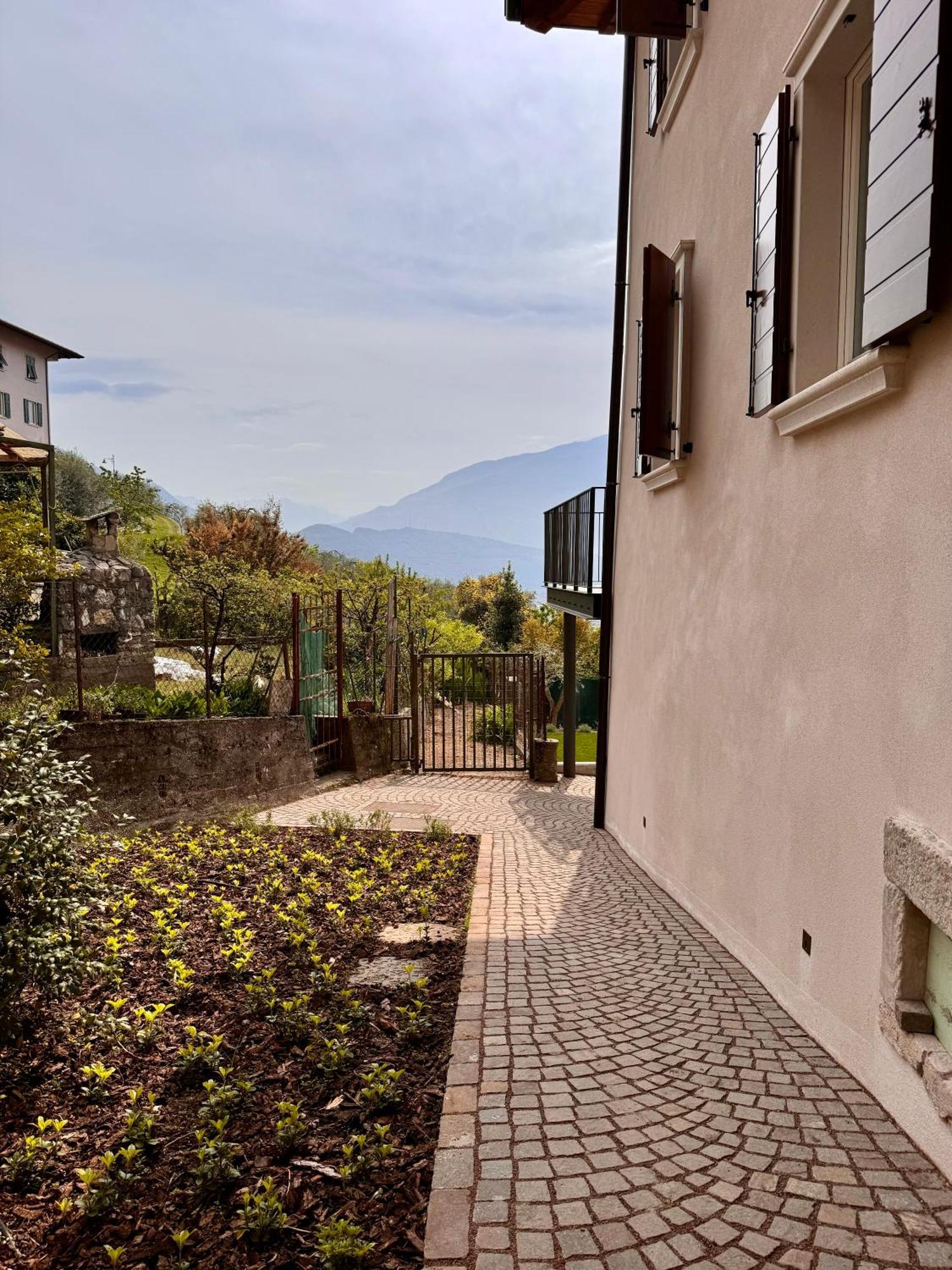 Eco Garda Hill Apartamento Tenno Exterior foto